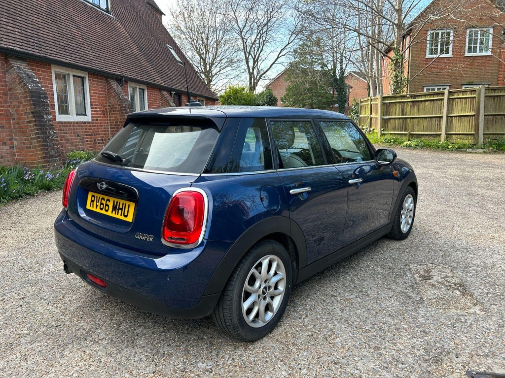 MINI HATCH