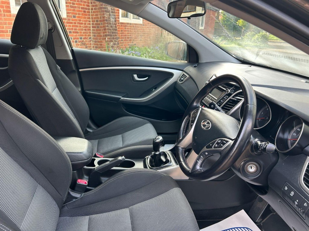 HYUNDAI I30