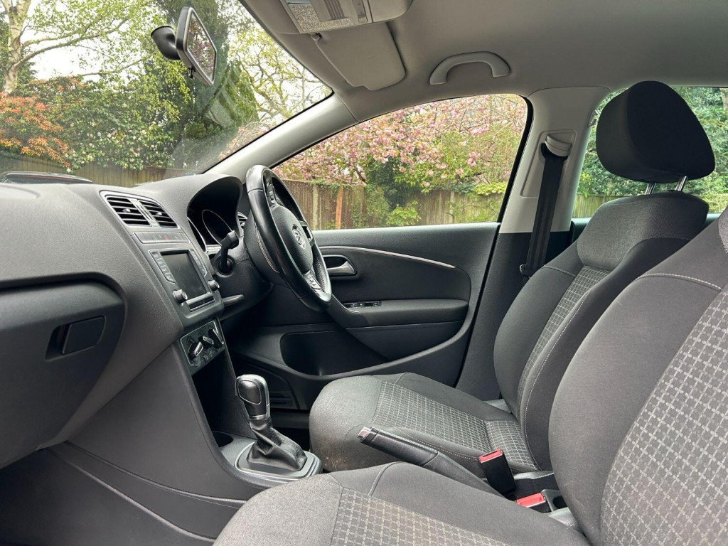 VOLKSWAGEN POLO