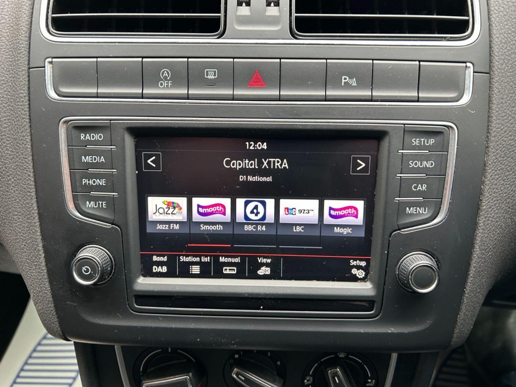 VOLKSWAGEN POLO