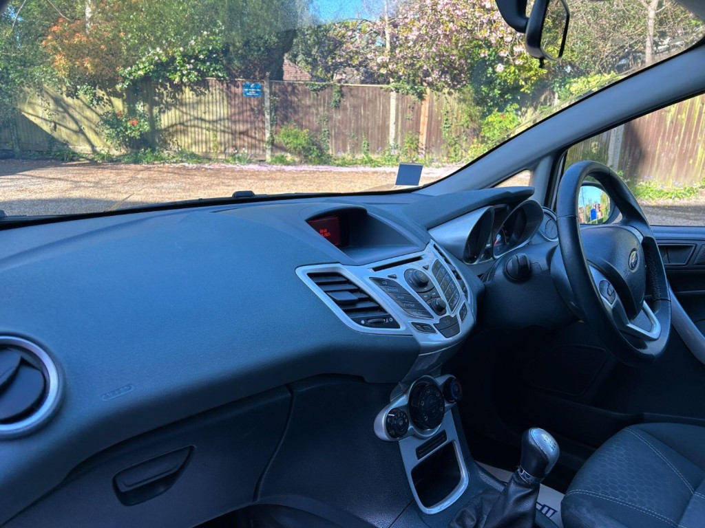FORD FIESTA