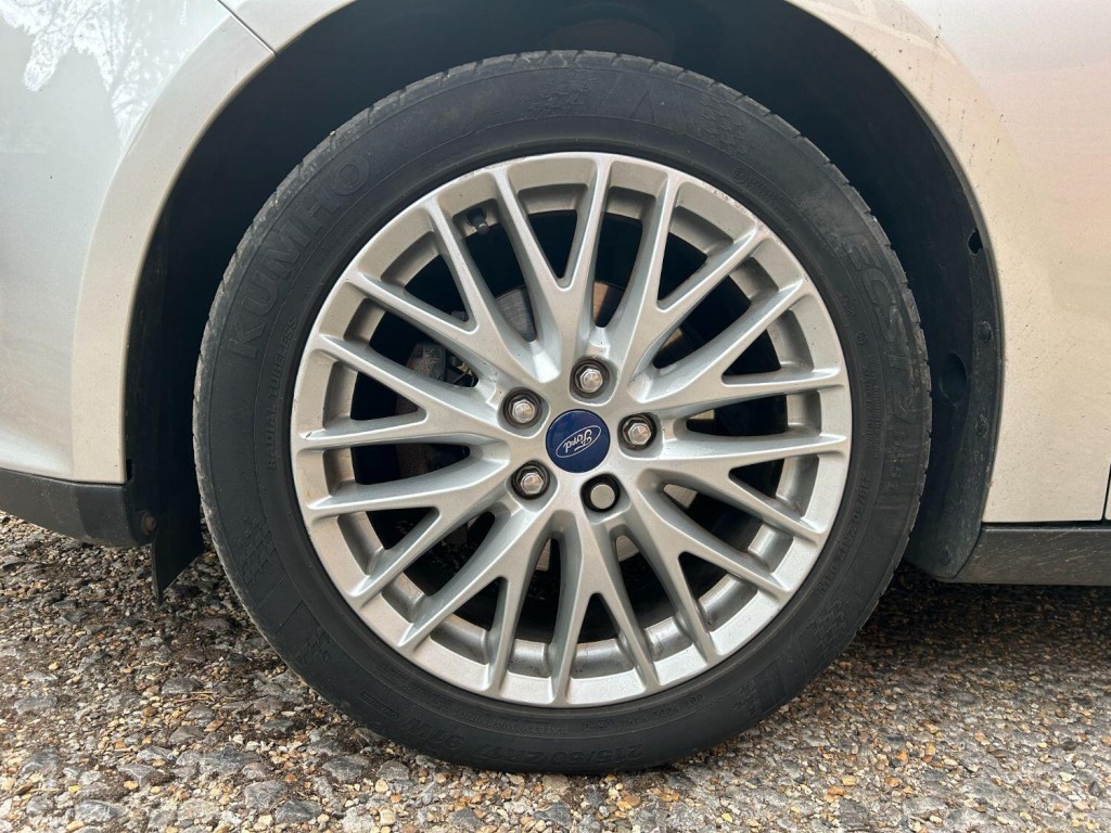 FORD FOCUS