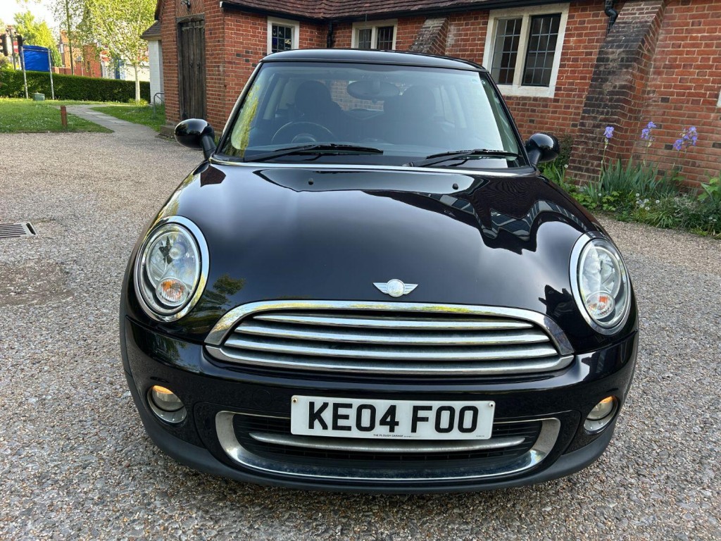 MINI HATCH