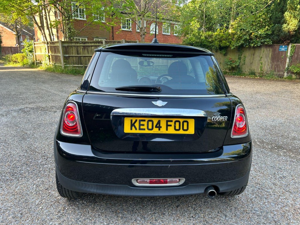 MINI HATCH