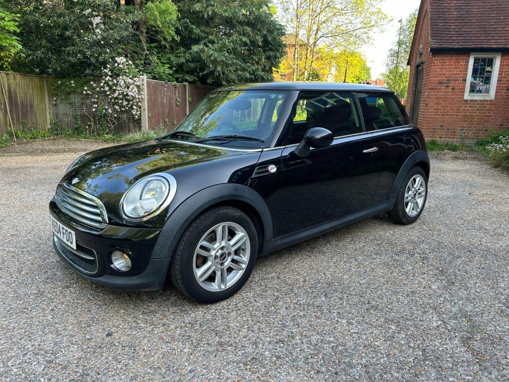 MINI HATCH