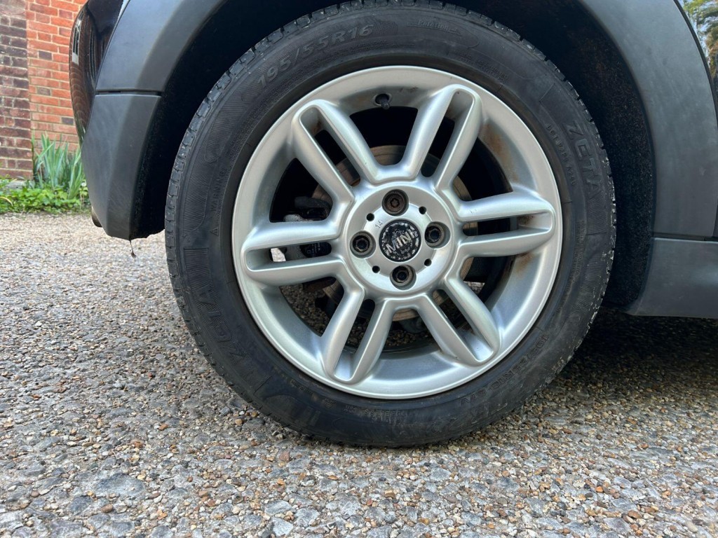 MINI HATCH