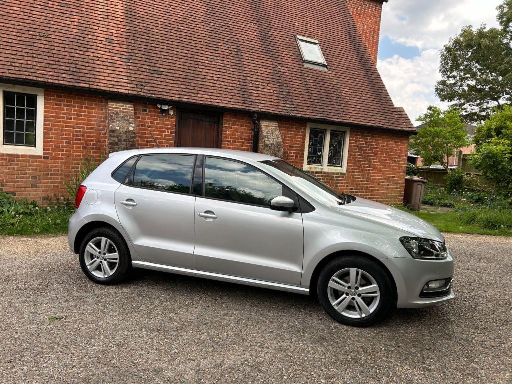 VOLKSWAGEN POLO