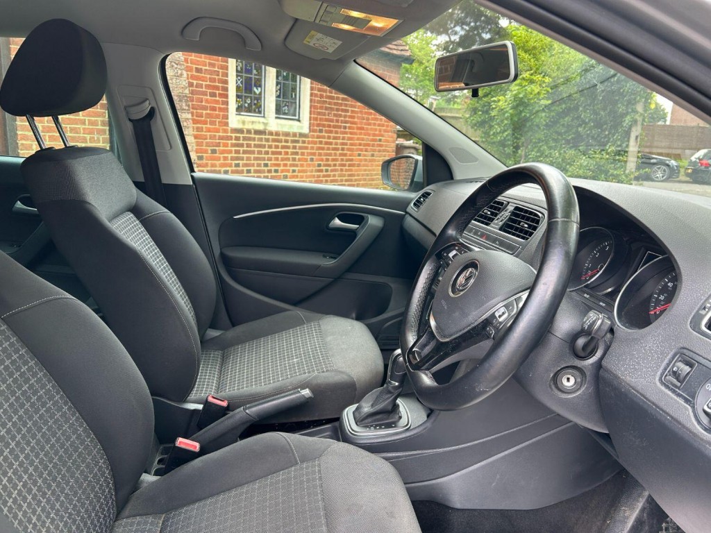 VOLKSWAGEN POLO
