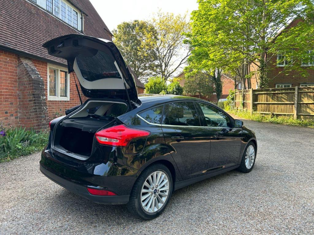 FORD FOCUS