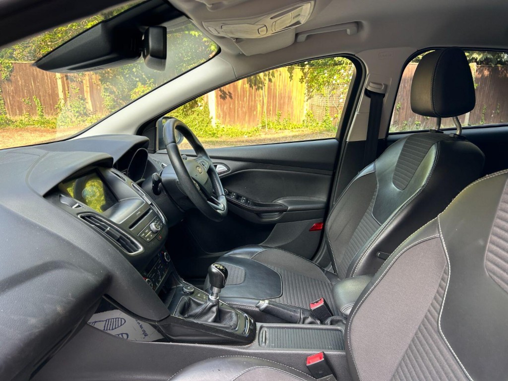 FORD FOCUS
