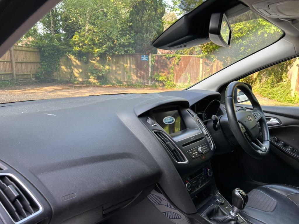 FORD FOCUS