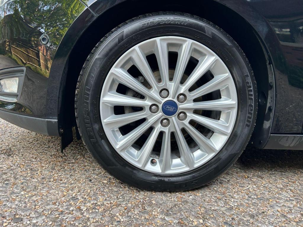 FORD FOCUS