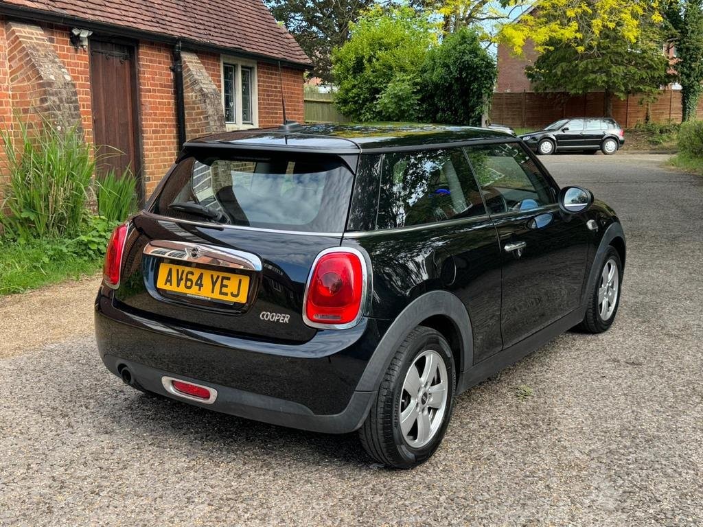 MINI HATCH