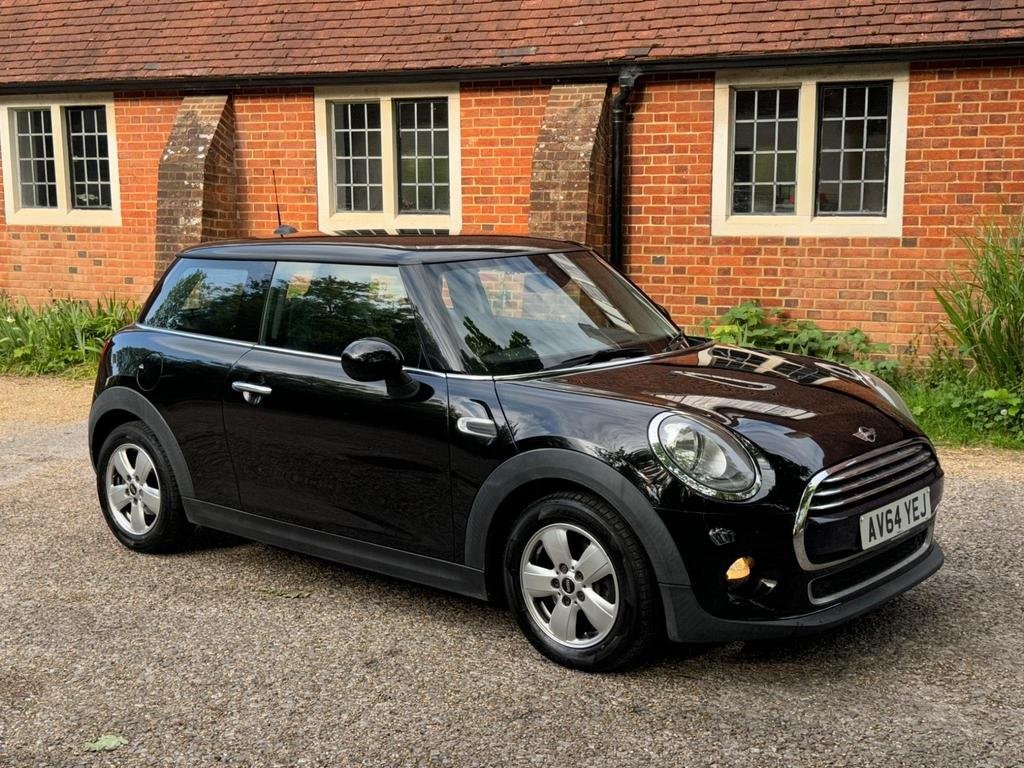 MINI HATCH