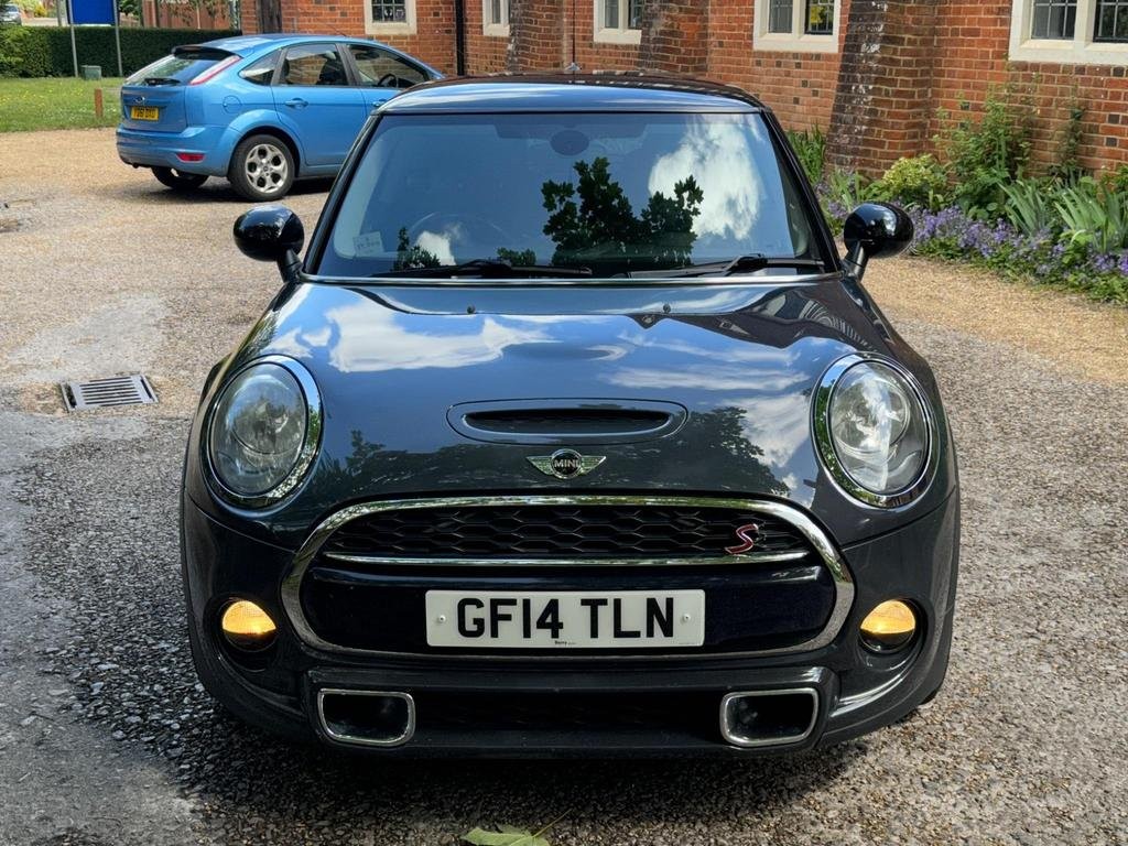 MINI HATCH