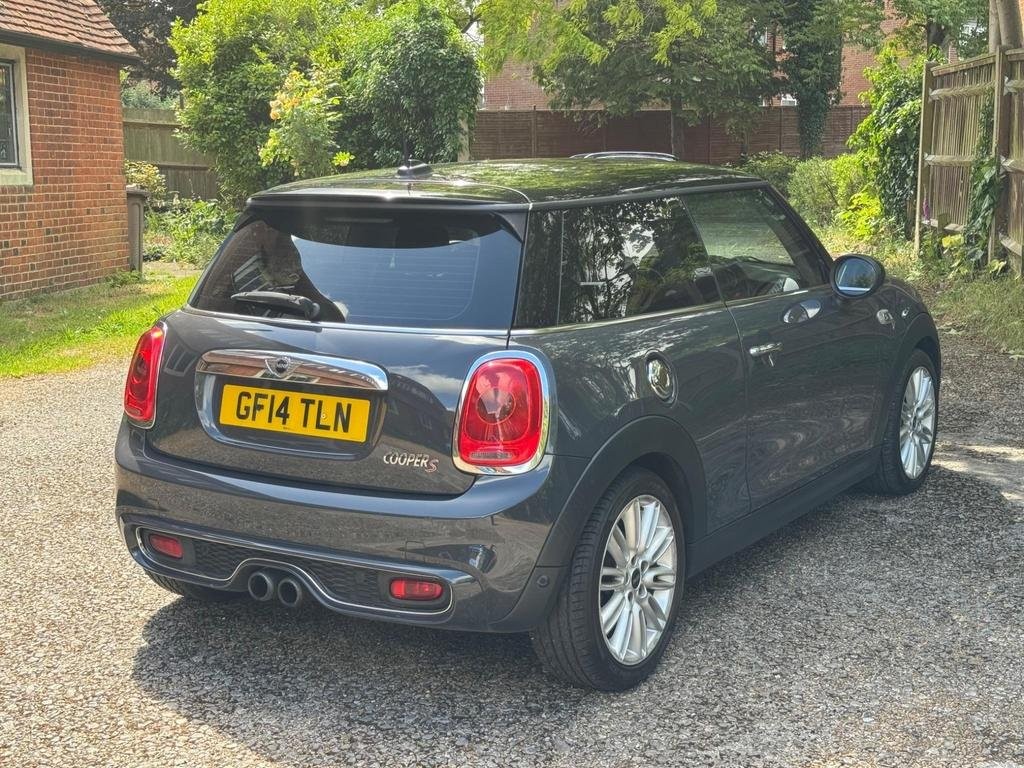 MINI HATCH