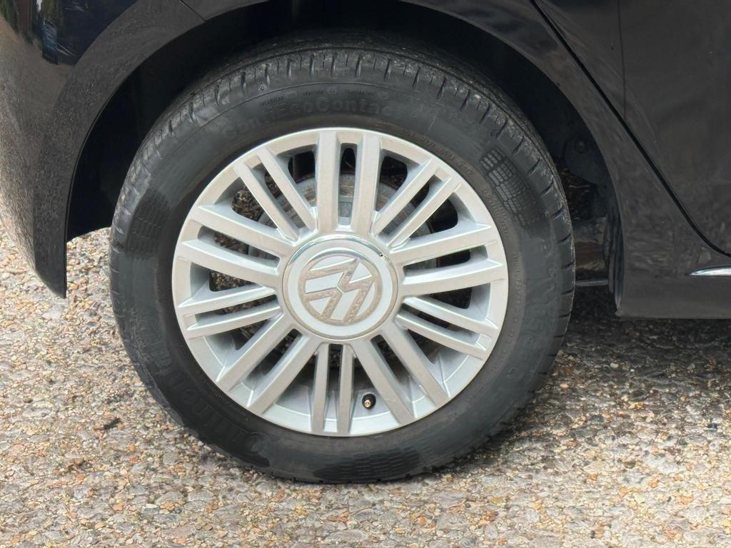 VOLKSWAGEN UP