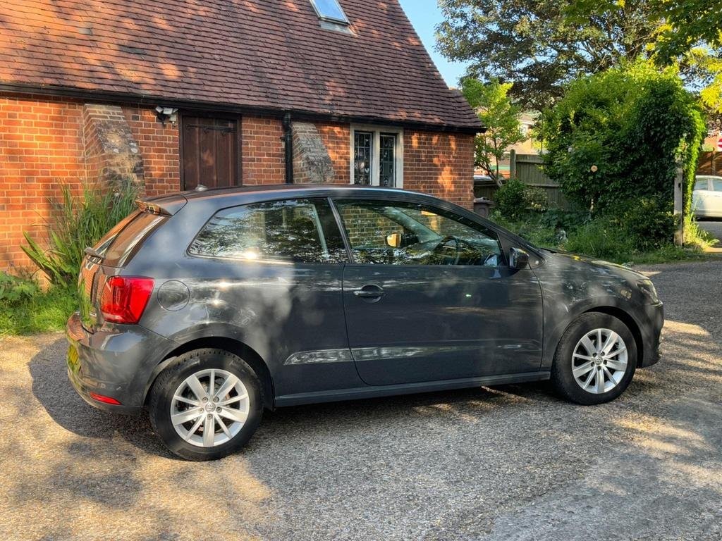 VOLKSWAGEN POLO