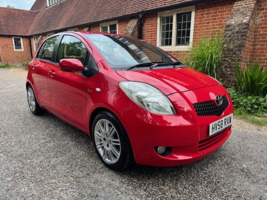 TOYOTA YARIS