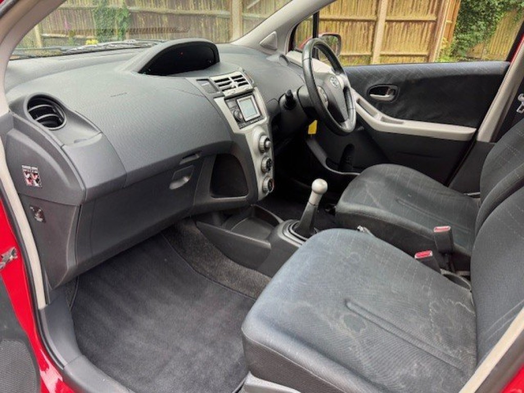 TOYOTA YARIS