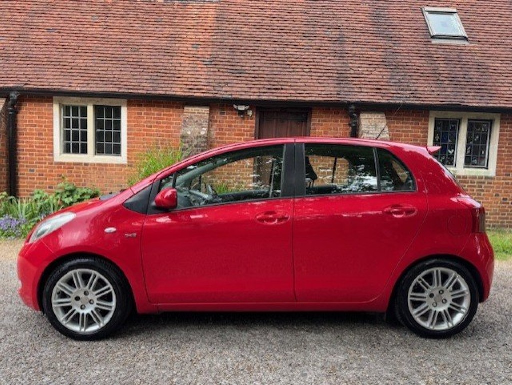 TOYOTA YARIS