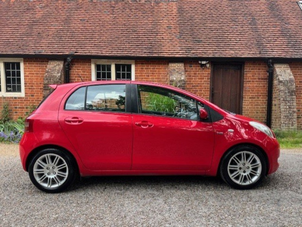 TOYOTA YARIS
