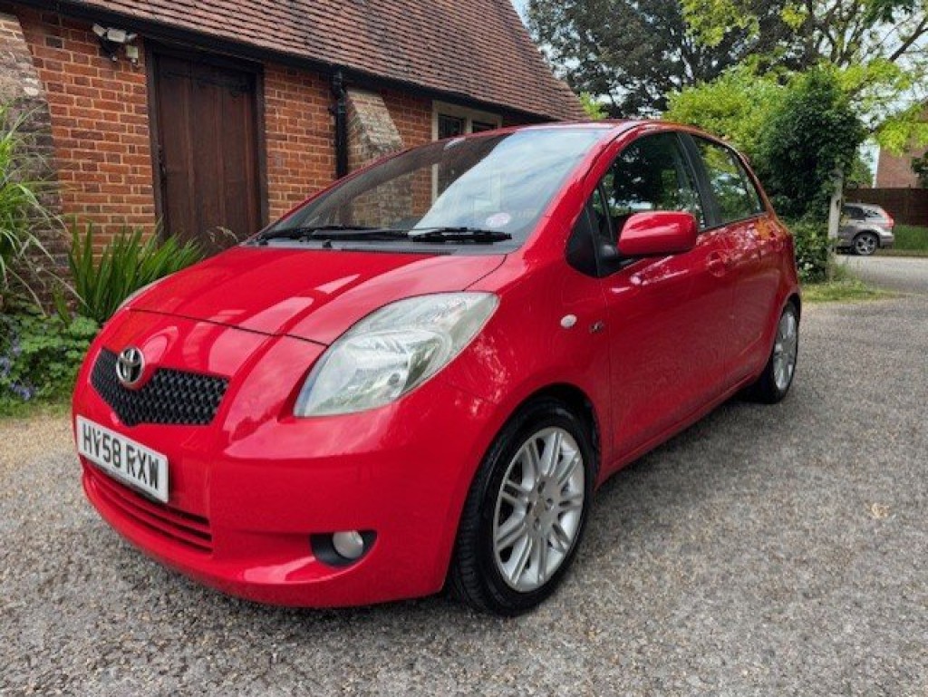 TOYOTA YARIS