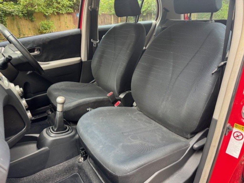 TOYOTA YARIS