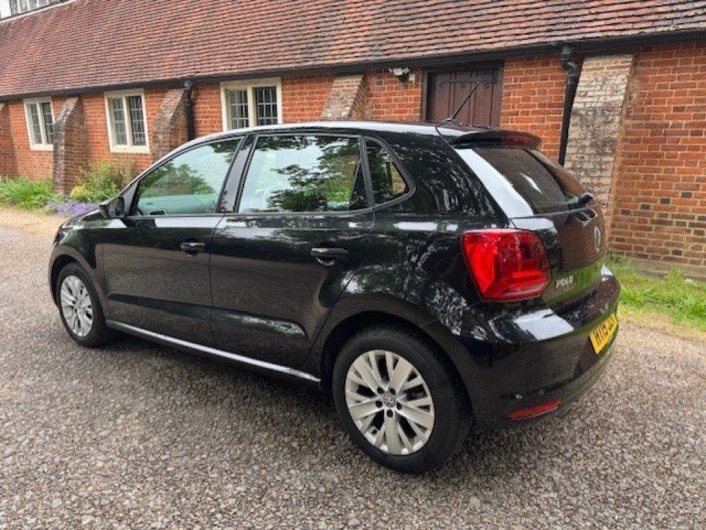 VOLKSWAGEN POLO