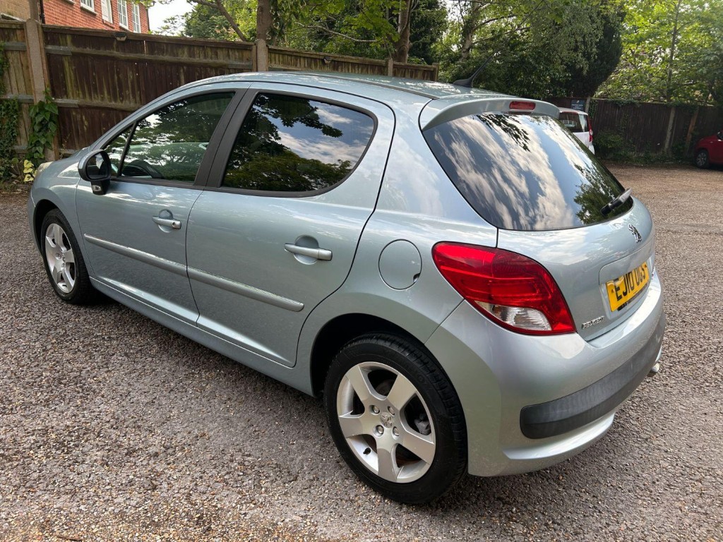 PEUGEOT 207
