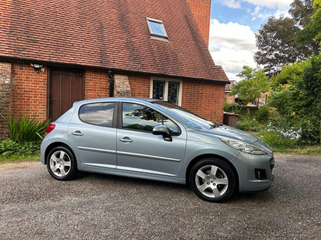 PEUGEOT 207