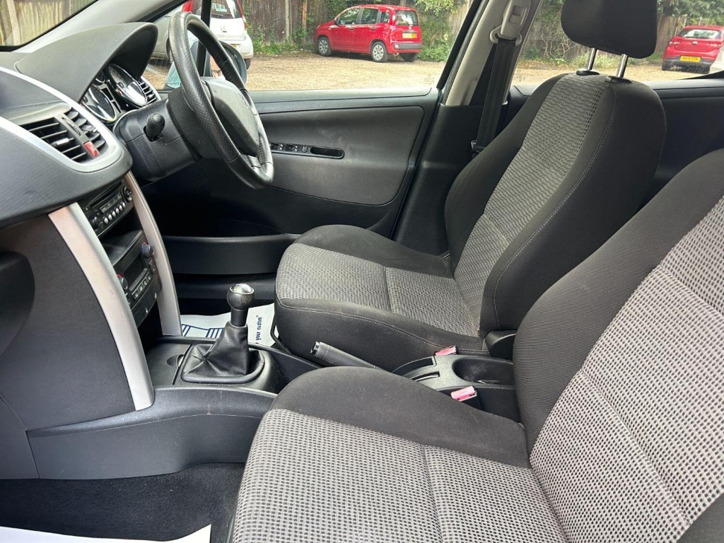PEUGEOT 207