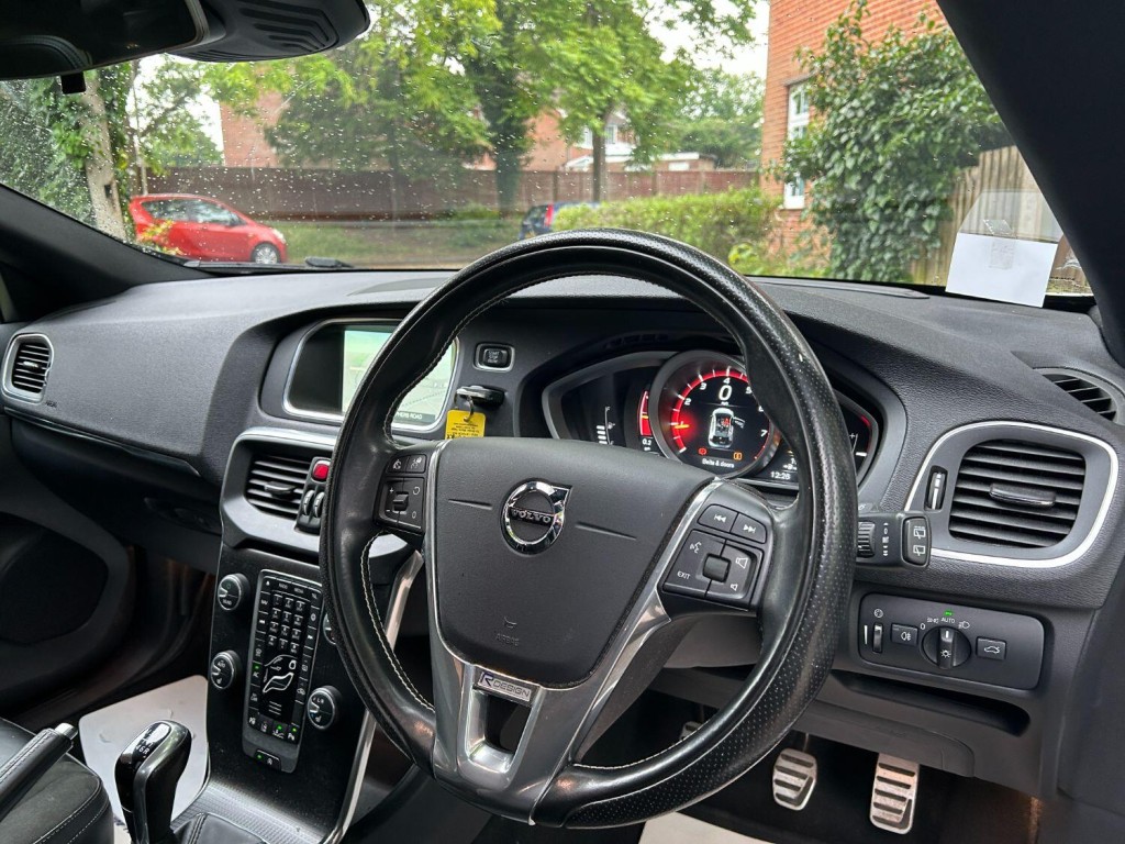 VOLVO V40