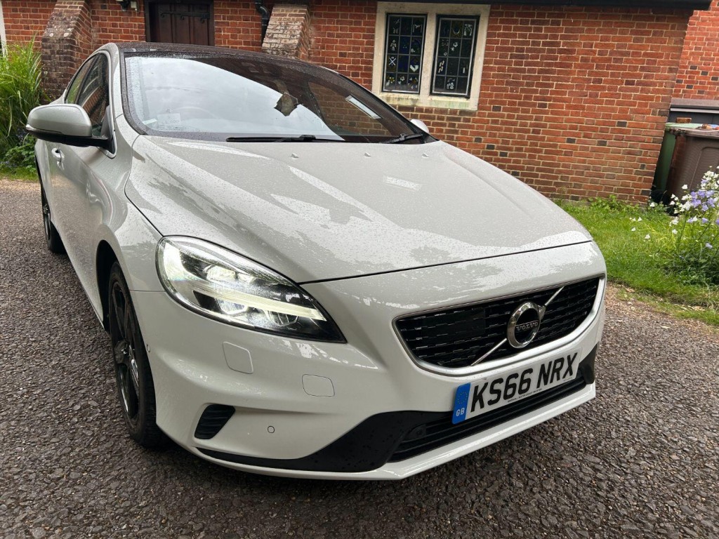 VOLVO V40