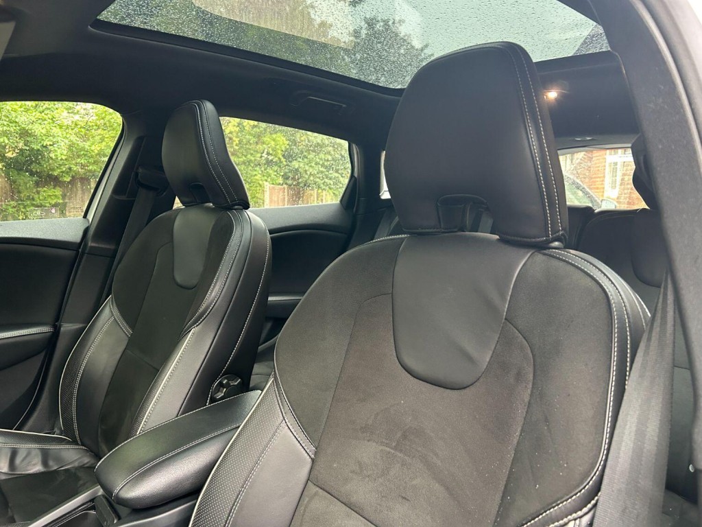 VOLVO V40