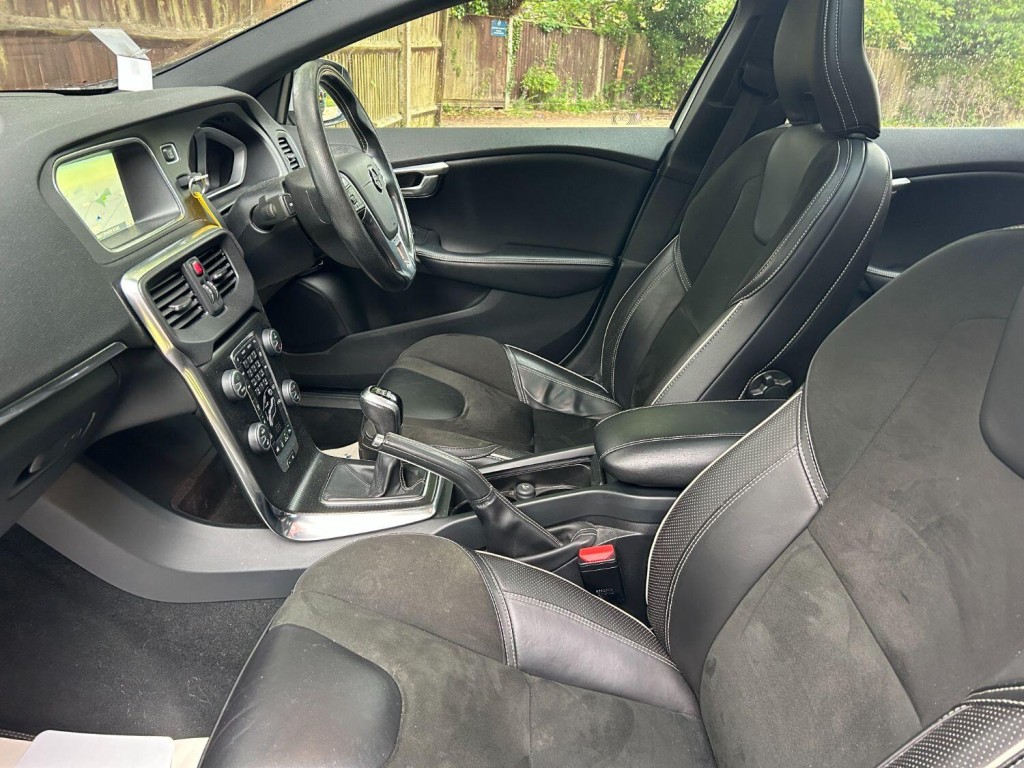 VOLVO V40