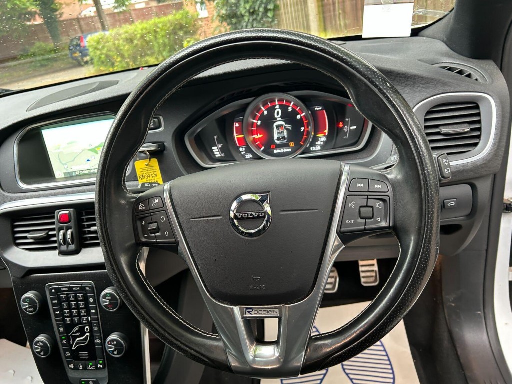 VOLVO V40