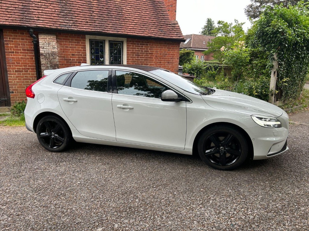 VOLVO V40