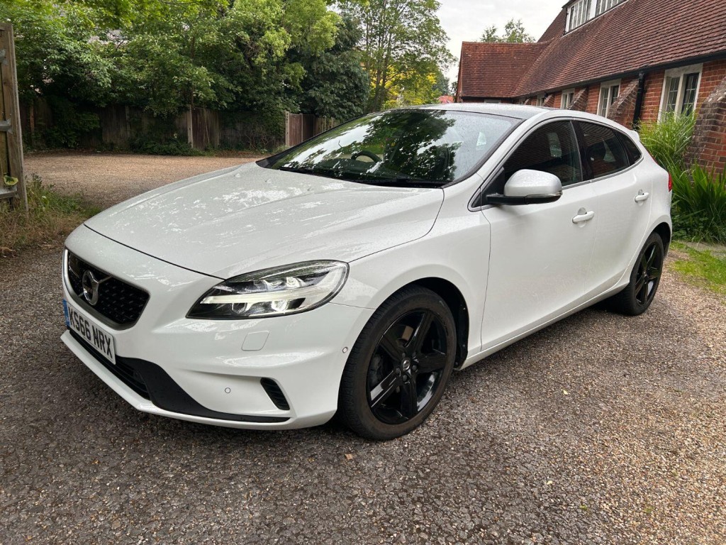 VOLVO V40