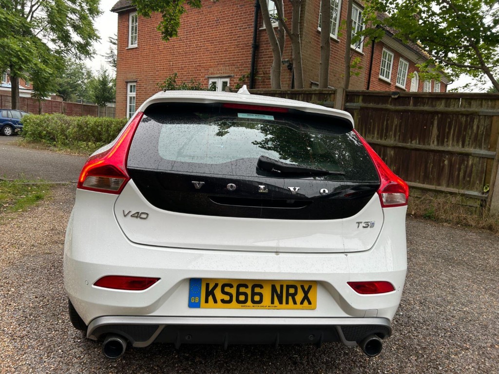 VOLVO V40