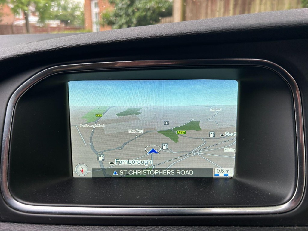 VOLVO V40