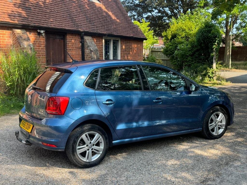 VOLKSWAGEN POLO