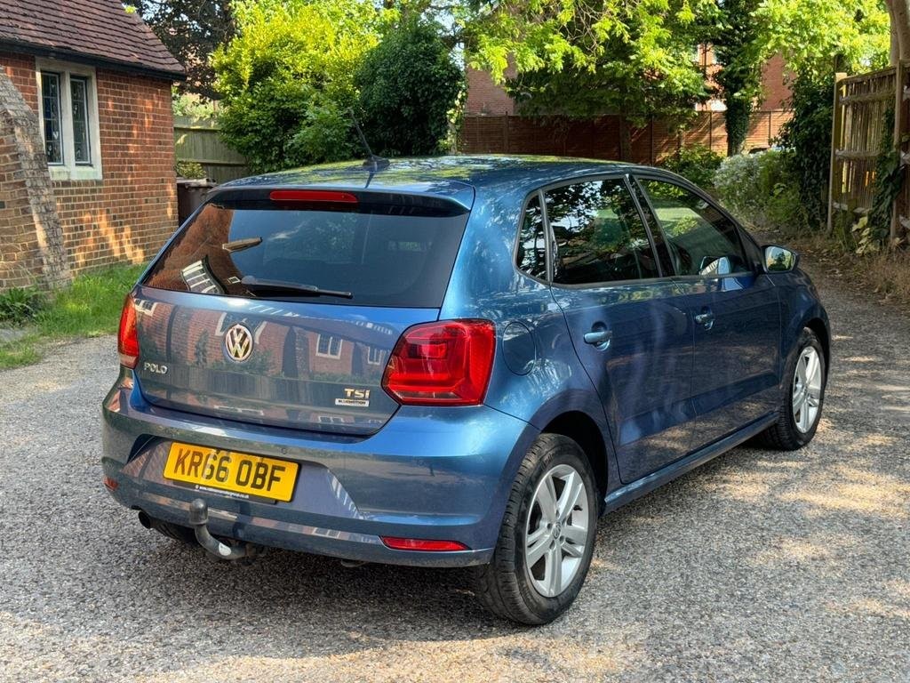 VOLKSWAGEN POLO