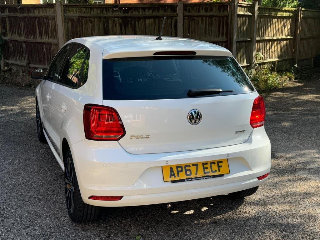 VOLKSWAGEN POLO