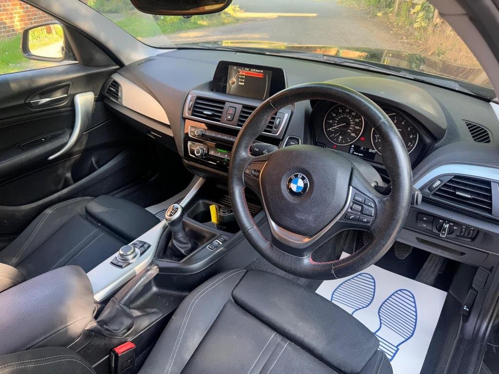 BMW 1 SERIES