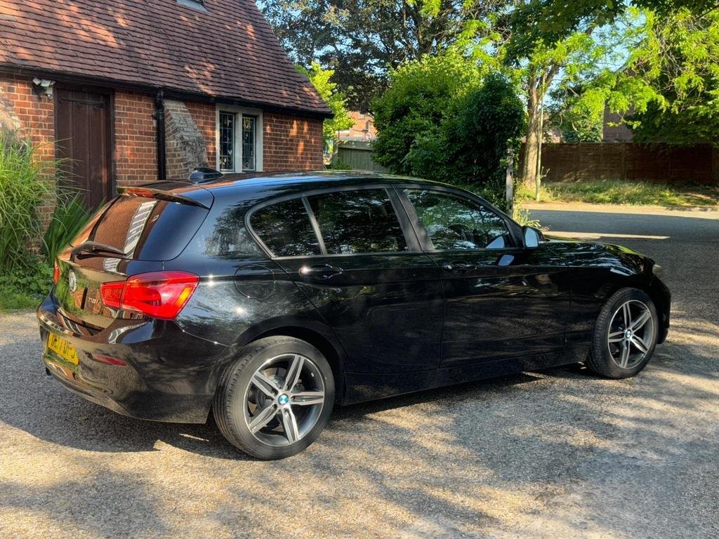 BMW 1 SERIES