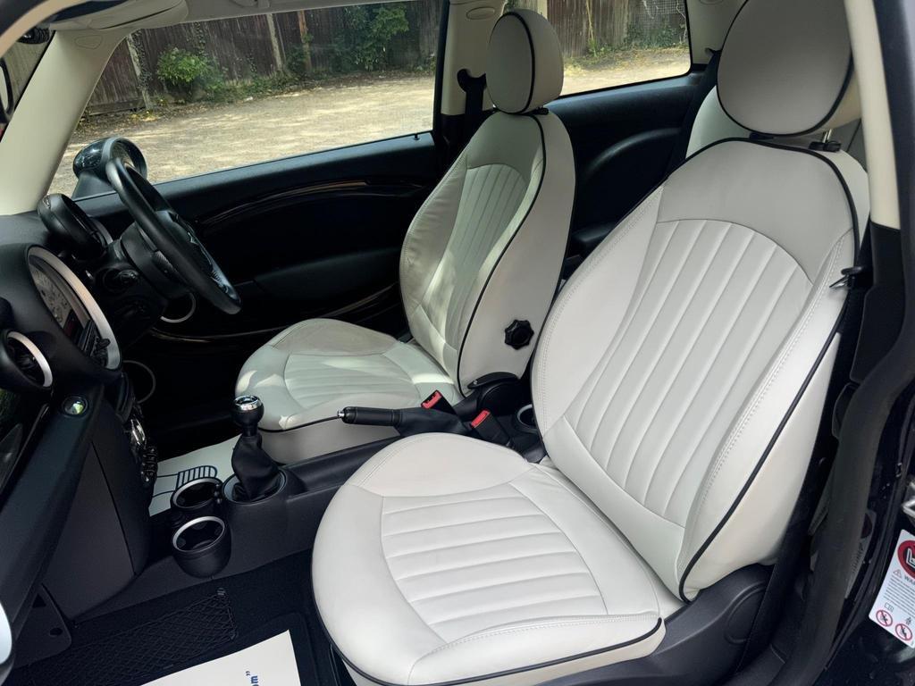 MINI HATCH