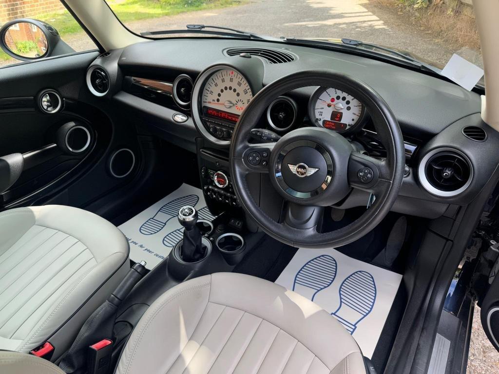 MINI HATCH