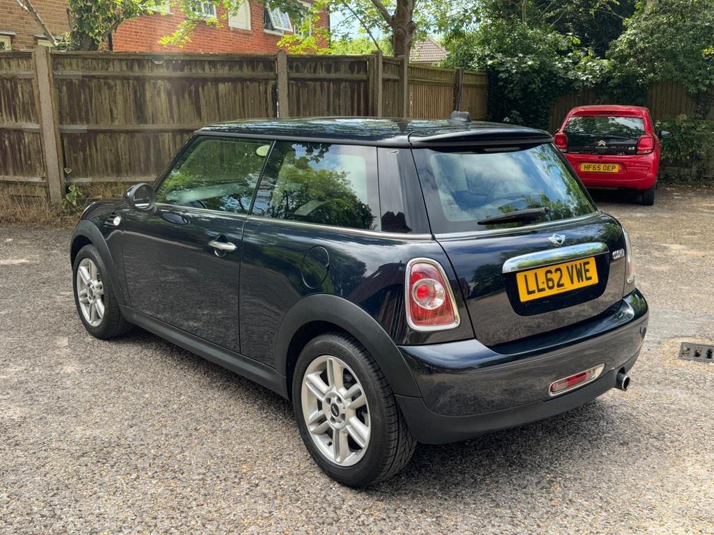 MINI HATCH