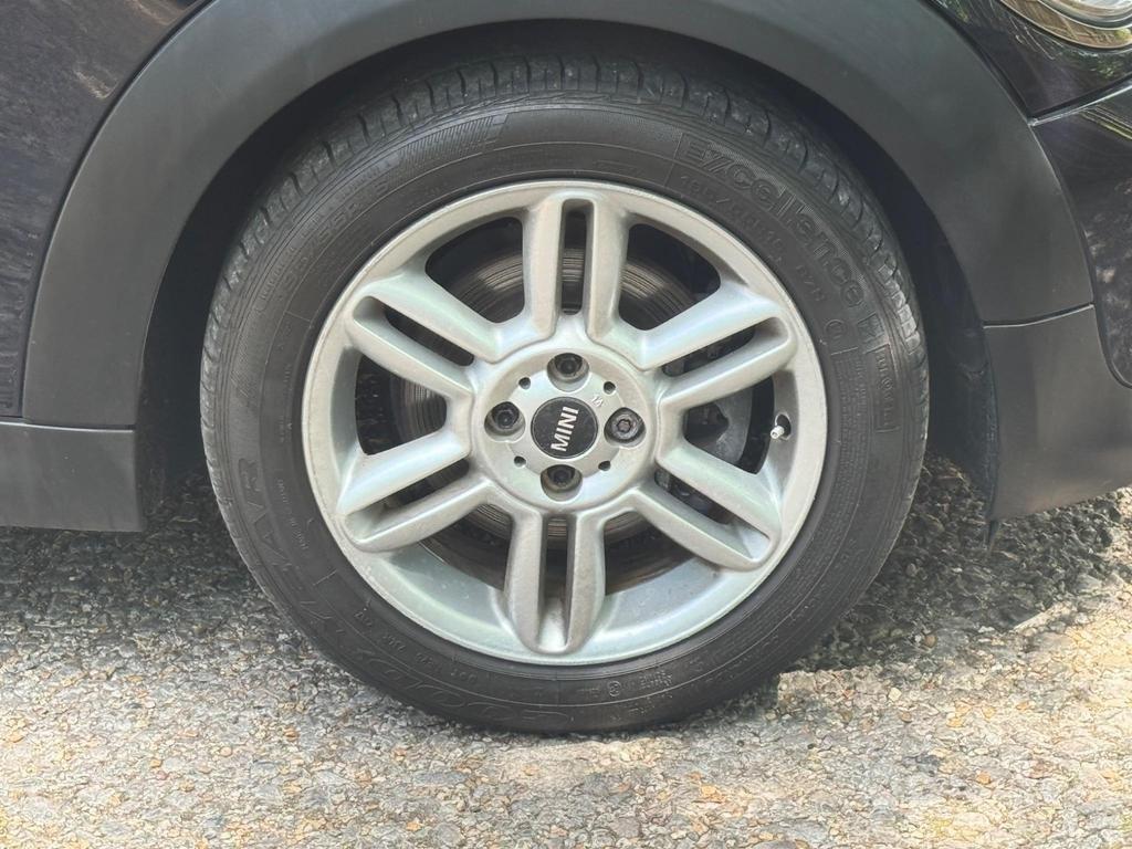 MINI HATCH